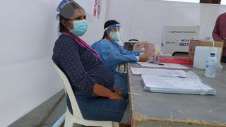 Mujer embarazada acepta ser miembro de mesa para dar inicio a votación en colegio de Piura