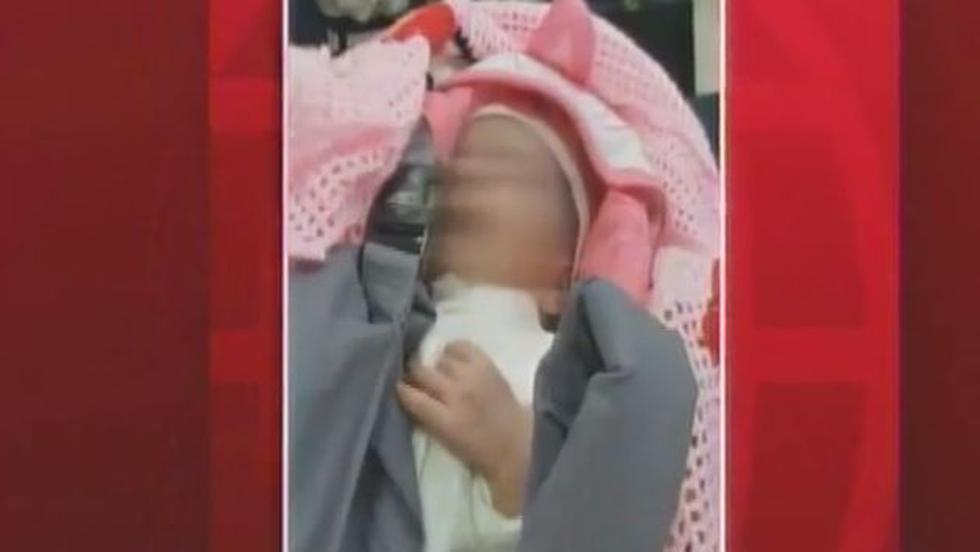 La Policía halló a un bebé de dos meses abandonado en un edificio en el distrito de La Victoria . (América TV)
