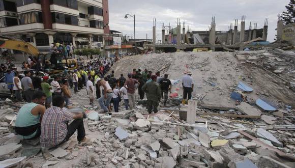 Un terremoto de 7,8 grados de intensidad asoló Ecuador el último sábado. (AP)