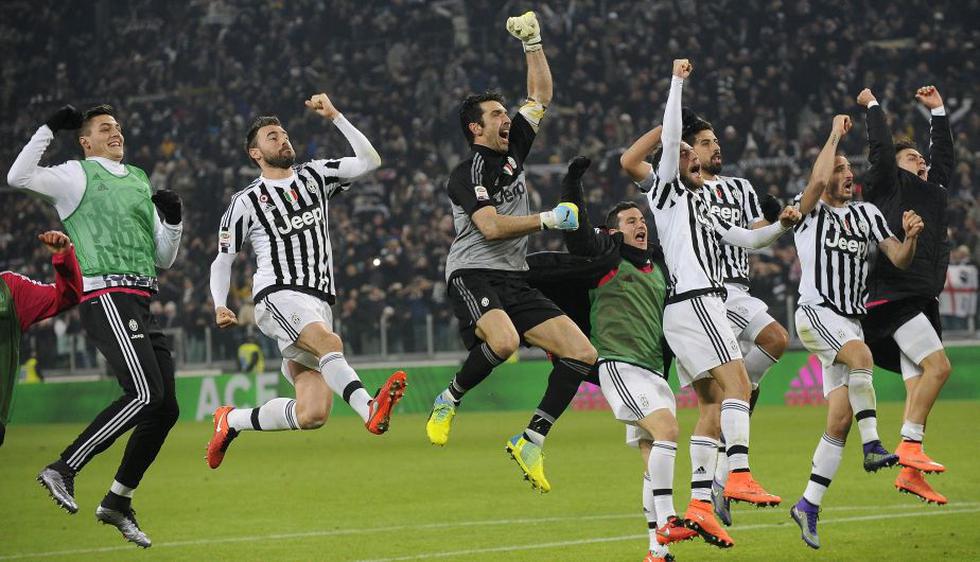 Juventus se impuso 1-0 a Nápoli y toma la punta de la liga italiana. (Reuters)
