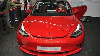Tesla bajó el precio del Model 3 por segunda vez este año