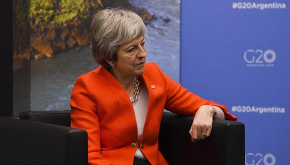 Tres miembros del gabinete pedieron un aplazamiento que permita a Theresa May pedir nuevas concesiones en el tratado de salida del Reino Unido de la UE (Brexit). (Foto: EFE)