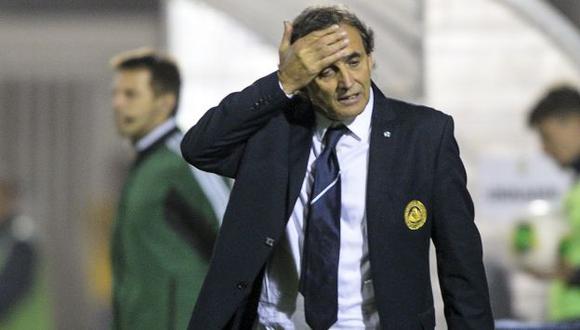 Giampaolo Mazza le dijo adiós a San Marino tras la goleada por 8-0 ante Ucrania. (AFP)