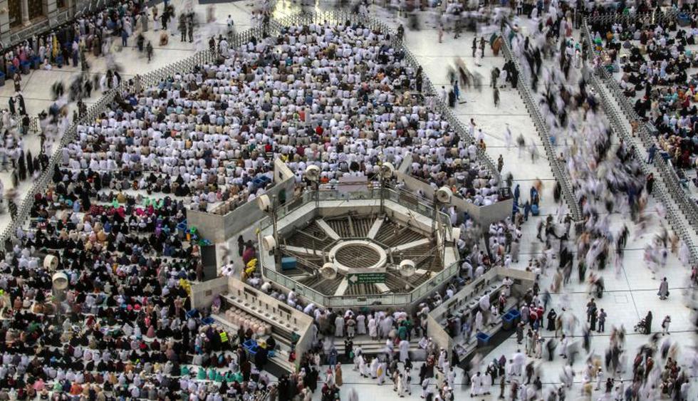 Millones de musulmanes han comenzado la peregrinación a La Meca, en Arabia Saudí, el rito más importante para el islam y que todos los fieles deben realizar una vez en la vida si las condiciones se lo permiten. (Foto: EFE)