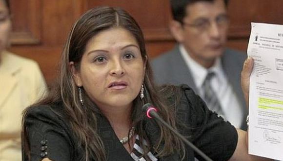 Karina Beteta es parte de la oficina de la que se encarga la primera vicepresidenta del Parlamento, Martha Moyano. (Foto: GEC)
