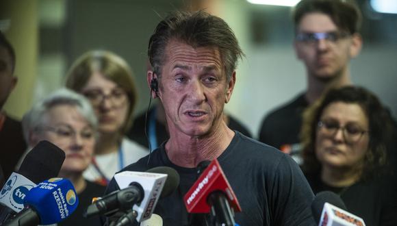Sean Penn insta a boicotear los Oscar 2022 si vetan la aparición de Zelenski: “Fundiré mis estatuillas”. (Foto: AFP/ Angelos Tzortzinis)