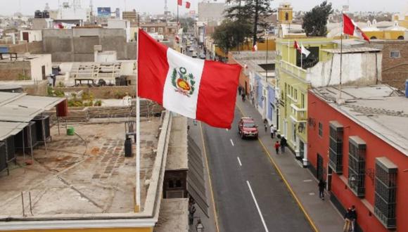 Conoce cuáles son las multas por no colocar la bandera del Perú en este mes patrio.
