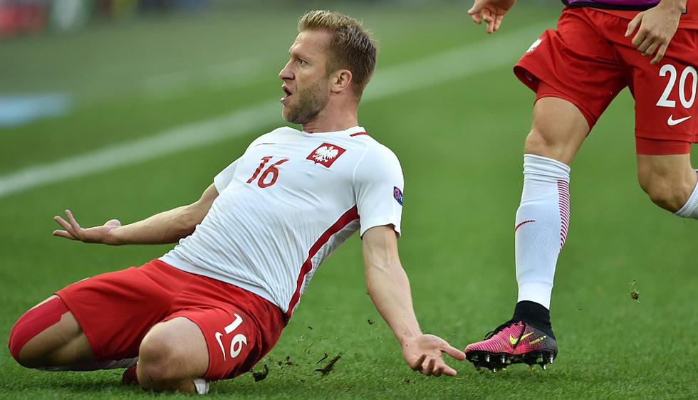 Polonia ganó 1-0 a Ucrania en la Eurocopa 2016 y superó por primera vez fase de grupos. (EFE)