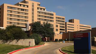Ébola: Enfermos ya no quieren ir a hospital de Texas donde murió paciente