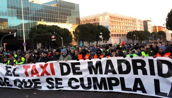 La Policía ha desplegado un amplio dispositivo en las inmediaciones del recinto ferial de Madrid. (Foto: EFE)