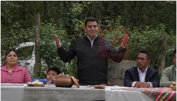 El alcalde Dennys cuba se defiende y alega que no hay simpatía por exfuncionarios del partido político Perú Libre.