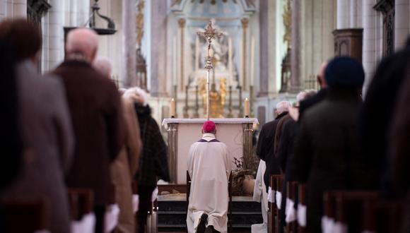Los obispos franceses ya reconocieron la “responsabilidad institucional” de la Iglesia y la “dimensión sistémica” de estas agresiones. (Foto: LOIC VENANCE / AFP)
