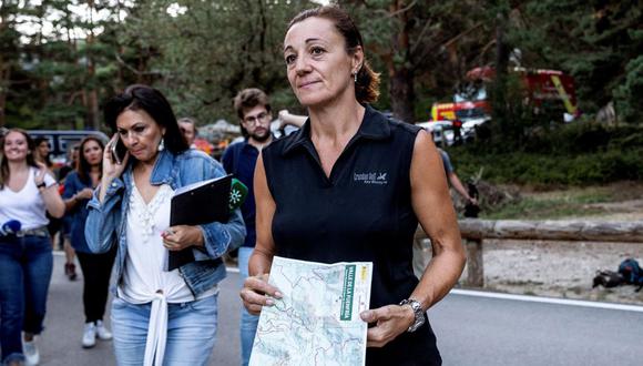 Dolores Fernandez Ochoa, hermana de la desaparecida, atiende a los medios de comunicación en la zona donde se realizan las labores de búsqueda de Blanca. (Foto: EFE)