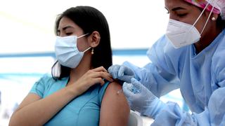 Congreso aprueba solicitar auditoría internacional para ensayos clínicos de la vacuna Sinopharm