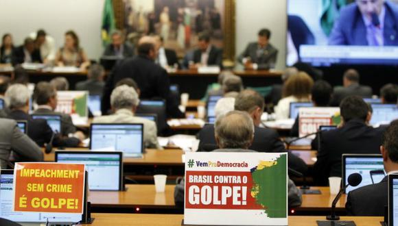 Comisión parlamentaria aprobó abrir juicio político contra Dilma Rousseff, presidenta de Brasil. (EFE)