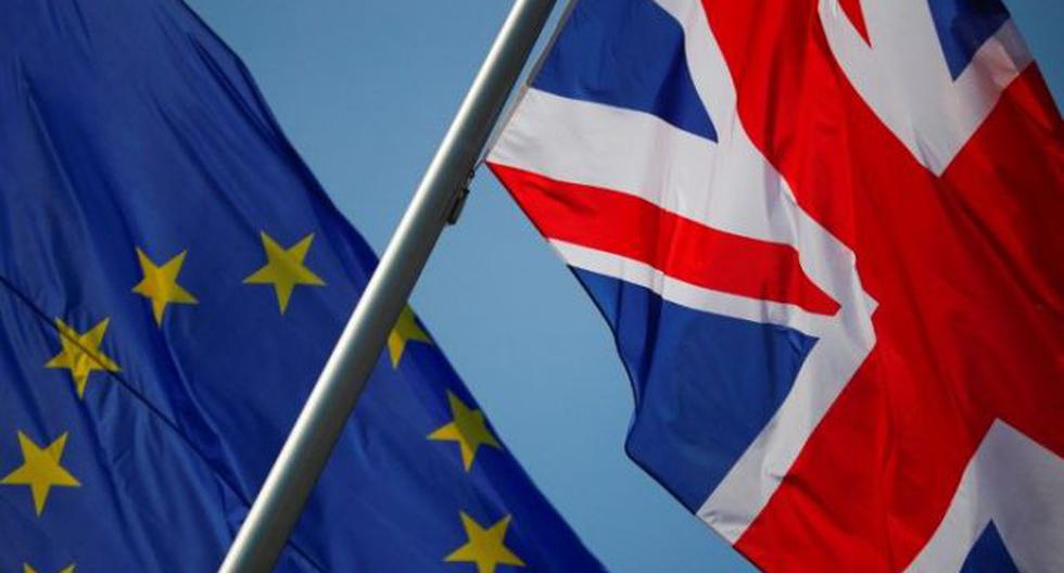 Foto de archivo de las banderas de Gran Bretaña y la UE en Berlín. 
Abril 9, 2019. REUTERS/Hannibal Hanschke