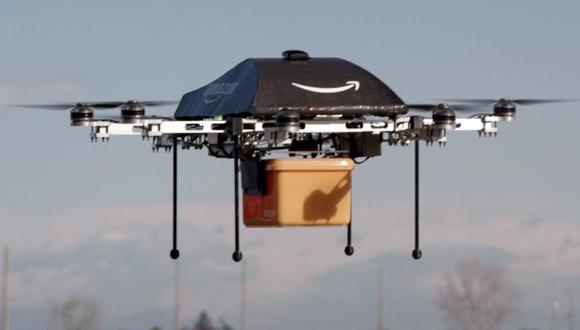 Amazon planea usar drones para entregar paquetes a sus clientes. (AFP)
