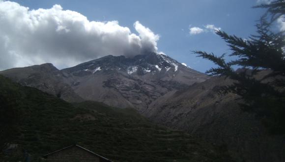 El volcán Ubinas también será monitoreado. (Heiner Aparicio)