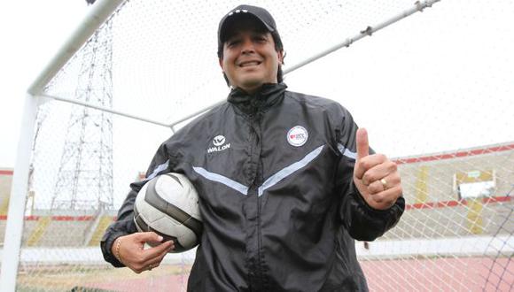 Víctor Rivera señala que al futbolista peruano hay que saberlo conocer. (Depor)