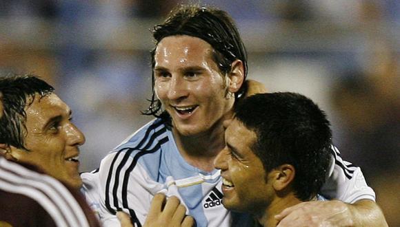 Juan Román Riquelme revela que llamó a Lionel Messi en el día de su cumpleaños. (Foto: EFE)