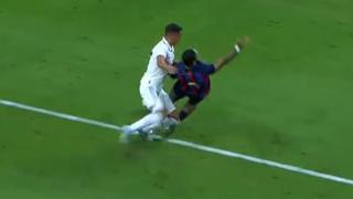 El jalón de Vázquez a Depay: esta es la polémica del Real Madrid vs. Barcelona