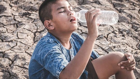 Recomendaciones para evitar la deshidratación infantil. (Getty Images)