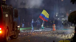 Colombianos vuelven a las calles y protestan en casa del presidente Iván Duque