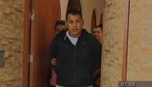 Se le vincula con Junior Antonio Tarazona Acher, implicado en el ataque al vehículo en donde se trasladaba Gerald Oropeza. (Captura TV)