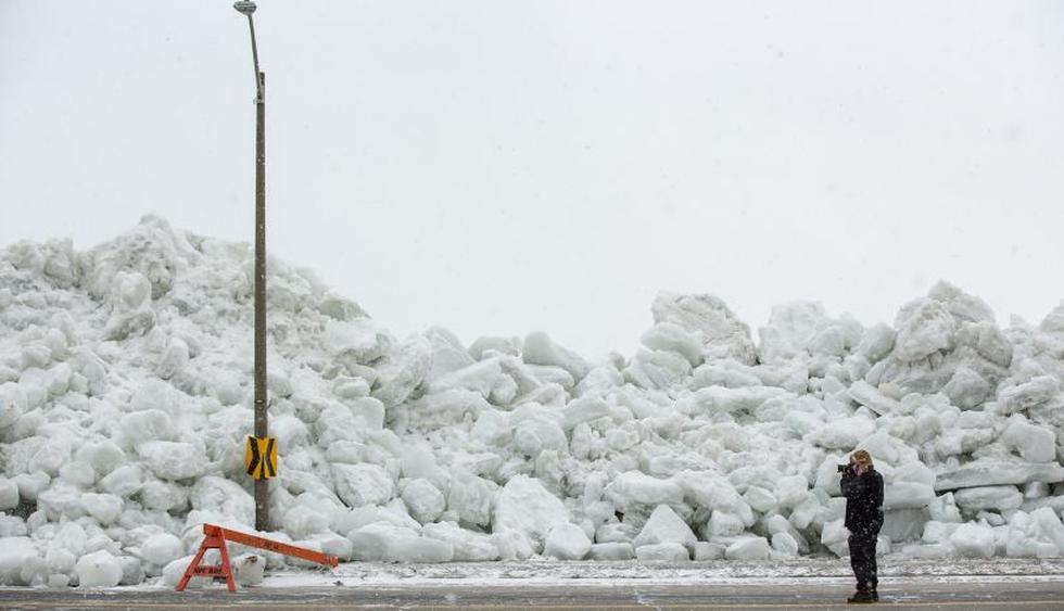 Estados Unidos se vio sorprendido por un impresionante tsunami de hielo. (Foto: AP)