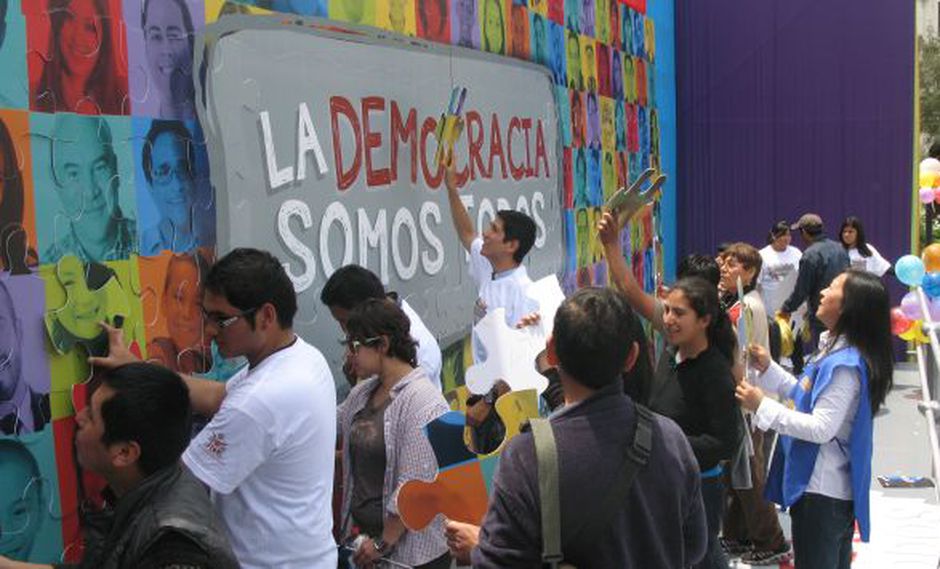 JNE fomenta participación de jóvenes en la vida democrática del Perú