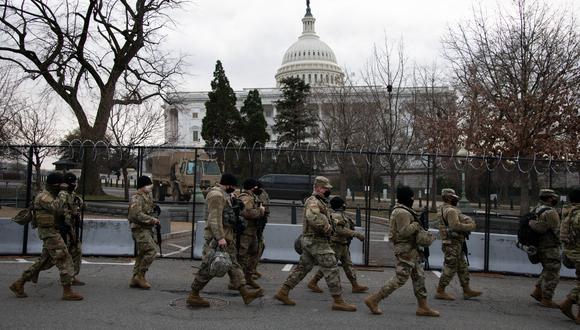 Agentes de la Guardia Nacional de Estados Unidos custodian el Capitolio para evitar nuevos enfrentamientos. (Foto: Bloomberg)