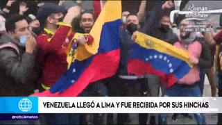Decenas de hinchas venezolanos recibieron a su selección con euforia