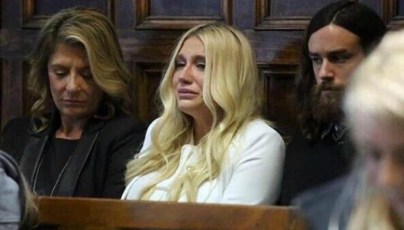 Kesha: Artista lloró en el momento de la sentencia. (Twitter / @CheekyHoussein)