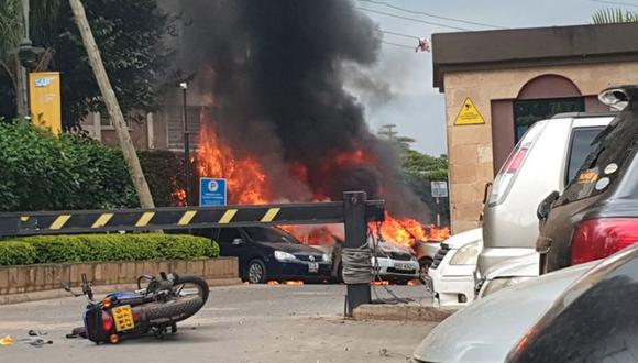 Explosión y tiroteo en un complejo hotelero de la capital de Kenia. (Captura).