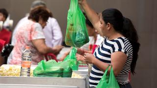Gobierno publica reglamento del impuesto al consumo de las bolsas de plástico