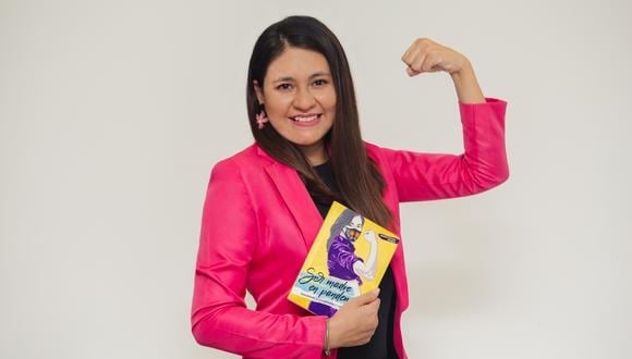 Mariana Carranza presenta su nuevo libro.