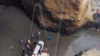 Barranca: Dos pescadores mueren al despistarse su automóvil [VIDEO]