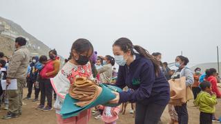 Convierten 675 mil botellas de plástico en prendas de abrigo para 300 familias de las zonas más frías de Lima