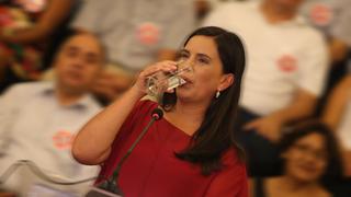 Oficialismo critica participación de Verónika Mendoza en marcha anticorrupción