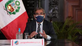 Piden citar a ministro Óscar Ugarte a Comisión de Salud por casos de vacunas vacías