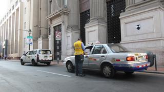 Cercado de Lima: retirarán con grúa vehículos mal estacionados  