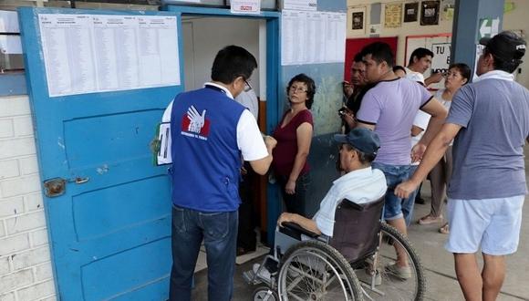 Algunas personas con discapacidad tuvieron problemas para acceder a los  ambientes de votación. (Defensoría del Pueblo)
