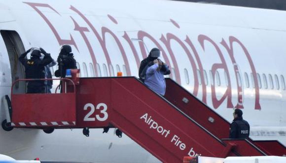 Copiloto secuestra avión etíope y pide asilo en Suiza. (AFP)