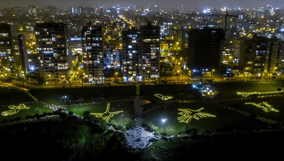 El municipio de Miraflores indicó que las luces led se encienden a las 6 p.m. y se apagan a las 10 p.m. (Foto: Municipalidad de Miraflores)