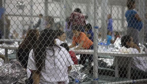 Iniciativa pretende acabar con un acuerdo judicial que determina que los menores inmigrantes deben ser detenidos durante un periodo máximo de 20 días. (Foto: AFP)