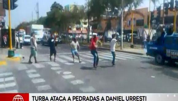 Daniel Urresti fue atacado en el cruce del jirón Escorpio con la avenida Santiago Antunez de Mayolo. (Captura: América Noticias)