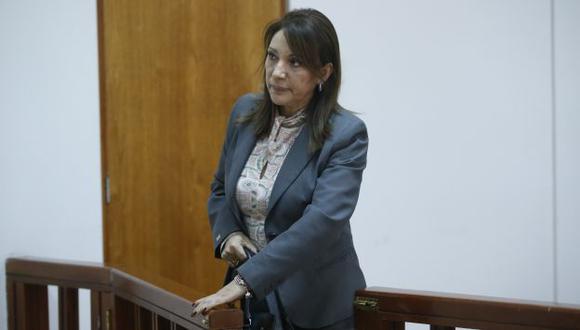 Julia Príncipe le recordó a Nadine Heredia que su esposo, Ollanta Humala, firmó el documento de su destitución. (Perú21)