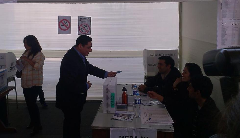 Carlos Álvarez pidió al próximo alcalde trabajar en temas de seguridad y transporte. (Tomás Chávez/Perú21)