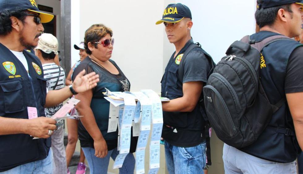 Policía intervino a 35 revendedores de entradas del Perú vs. Venezuela. (Difusión)