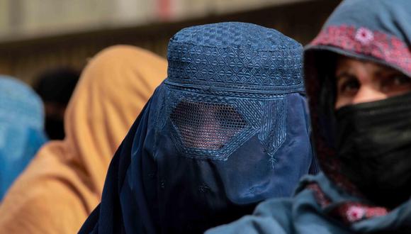 Las mujeres afganas están impedidas de viajar sin un acompañante masculino, practicar deportes, ser actrices y su educación también se ha visto limitada. (Foto: EFE)